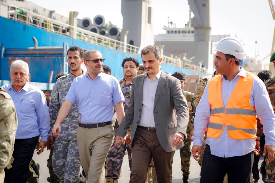 The Governor of Aden visits Ma'alla Wharves