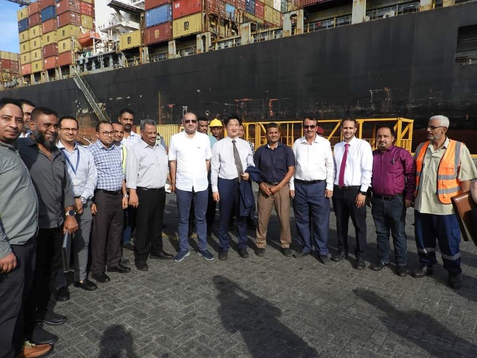The Acting Chinese Ambassador to Yemen visits Aden Container Terminal